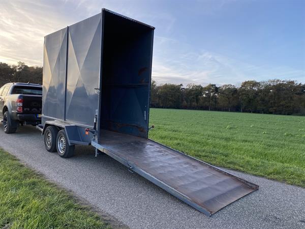 Grote foto gesloten aanhangwagen bakwagen agrarisch aanhangwagens