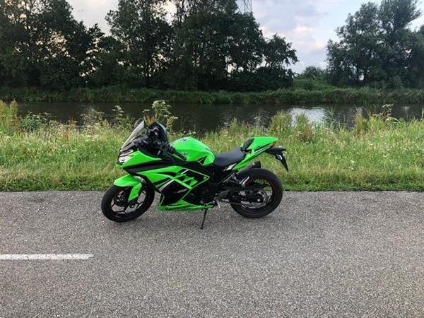 Grote foto te koop kawa 300 motoren kawasaki