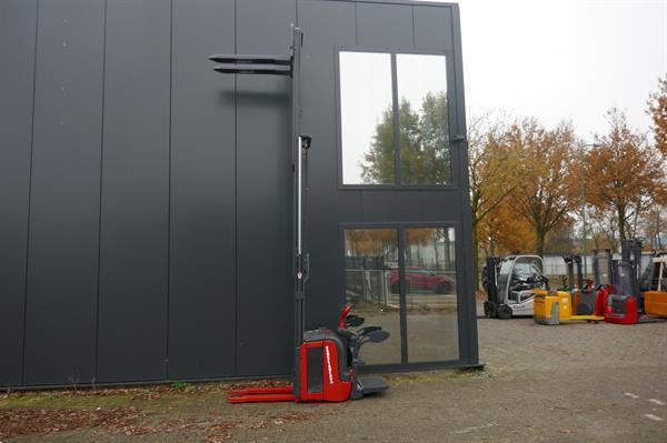 Grote foto vs 20962 elektrische triplex stapelaar linde freelift 4716mm doe het zelf en verbouw hefwerktuigen