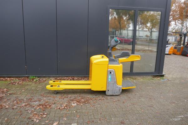 Grote foto vs 20967 bj2017 elektrische meerijd palletwagen jungheinrich 2ton doe het zelf en verbouw hefwerktuigen