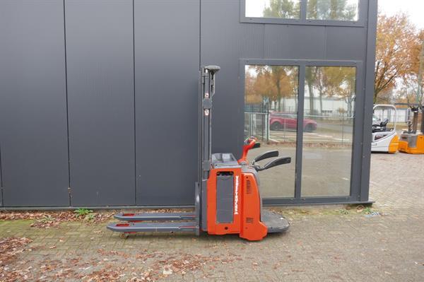 Grote foto vs 20960 elektrische stapelaar linde initiele lift 3324mm doe het zelf en verbouw hefwerktuigen