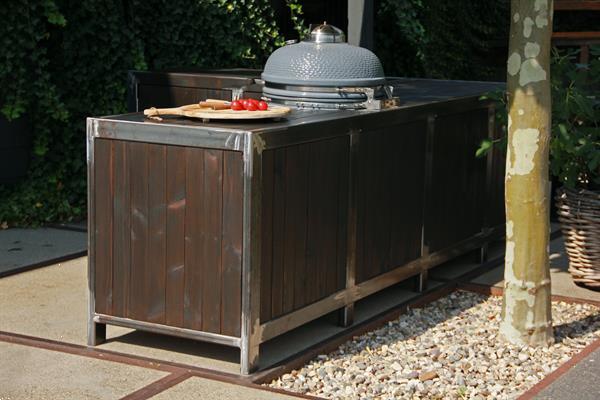 Grote foto buitenkeuken bar werkbank tuintafel staal hout tuin en terras buitenkeukens