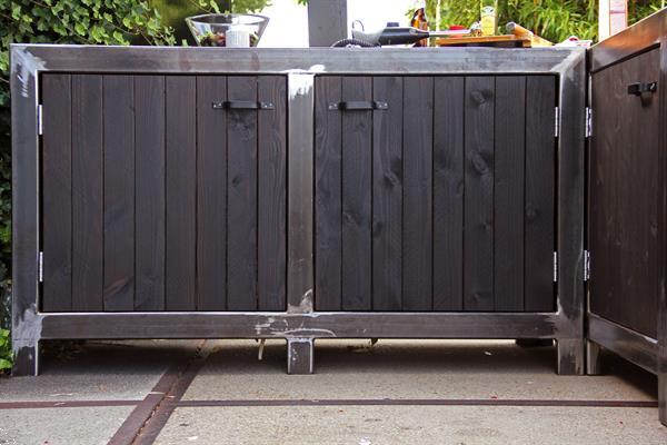 Grote foto buitenkeuken bar werkbank tuintafel staal hout tuin en terras buitenkeukens