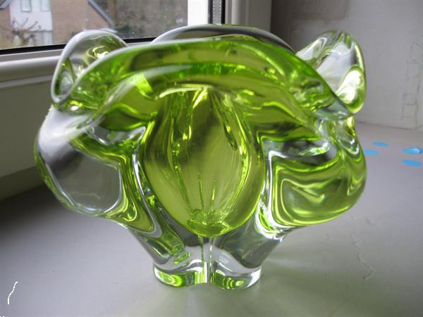 Grote foto kristallen vaas of asbak decoratief antiek en kunst glas en kristal