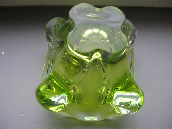 Grote foto kristallen vaas of asbak decoratief antiek en kunst glas en kristal