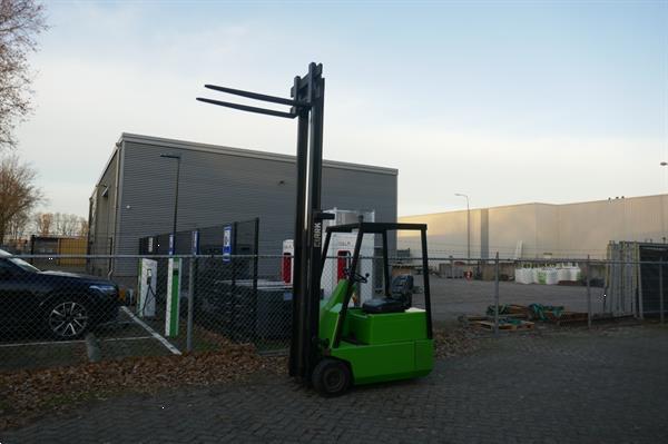 Grote foto vs 20996 elektrische heftruck clark 3300mm agrarisch heftrucks