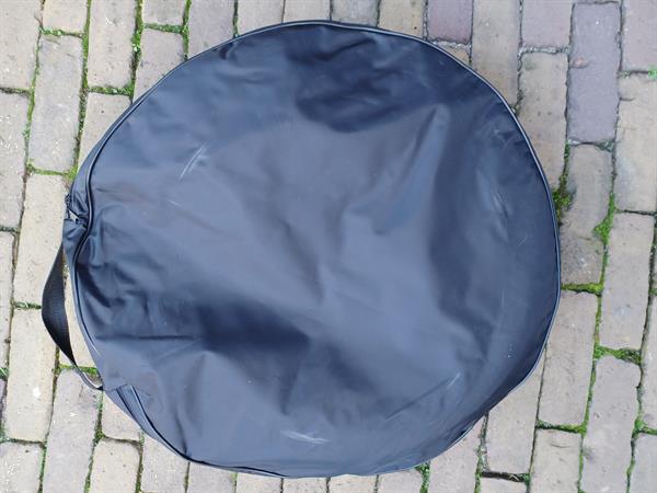 Grote foto thuiskomer nieuw auto onderdelen banden en velgen