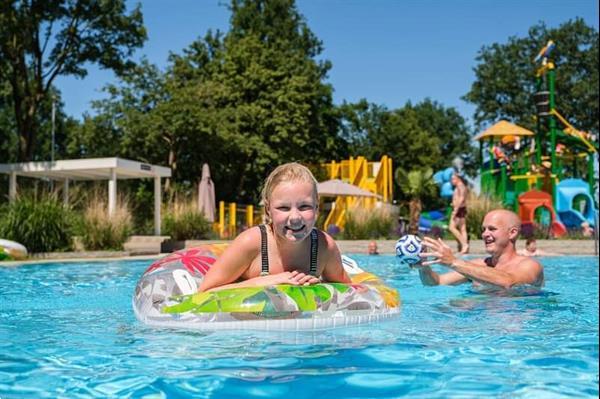 Grote foto chalets te huur op camping de pallegarste vakantie nederland noord