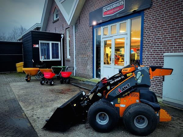 Grote foto giant sk252d skidster diesel agrarisch shovels
