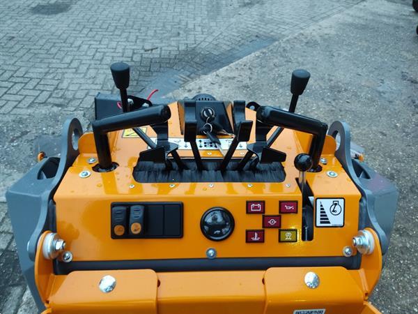 Grote foto giant sk252d skidster diesel agrarisch shovels