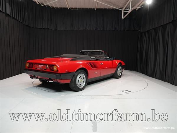 Grote foto ferrari mondial cabriolet 85 auto ferrari