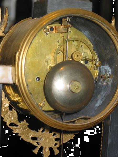 Grote foto franse kolompendule antiek en kunst klokken