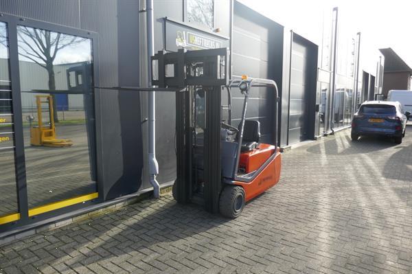 Grote foto vs 21033 elektrische triplex heftruck bt 2000kg sideshift agrarisch heftrucks