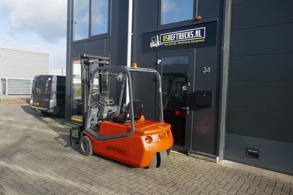 Grote foto vs 21033 elektrische triplex heftruck bt 2000kg sideshift agrarisch heftrucks