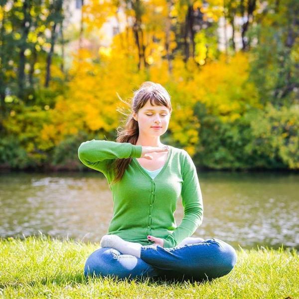 Grote foto rustgevende meditatieavonden met falun dafa diensten en vakmensen coaching en persoonlijke effectiviteit