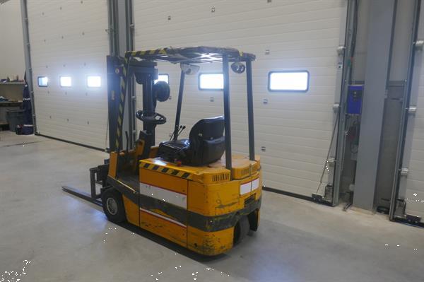 Grote foto vs 21057 elektrische heftruck jungheinrich 2900mm sideshift agrarisch heftrucks