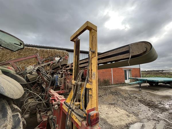 Grote foto verhoest preirooimachine met automatisch vullen agrarisch oogstmachines