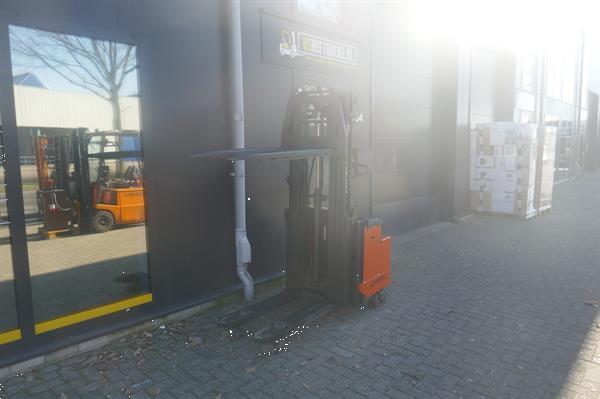 Grote foto vs 21082 elektrische triplex stapelaar bt initiele lift 4150mm doe het zelf en verbouw hefwerktuigen