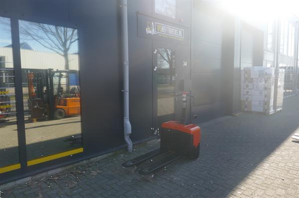 Grote foto vs 21067 elektrische palletwagen bt 1300kg interne lader doe het zelf en verbouw hefwerktuigen