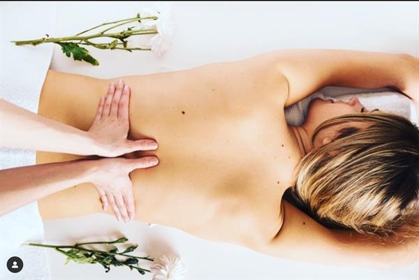Grote foto zen massage japanese shiatsu osteopathy . diensten en vakmensen masseurs en massagesalons