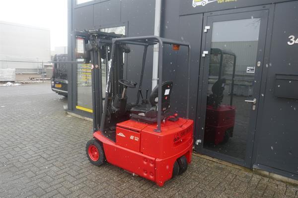 Grote foto vs 21087 elektrische triplex heftruck linde e12 sideshift freelift agrarisch heftrucks