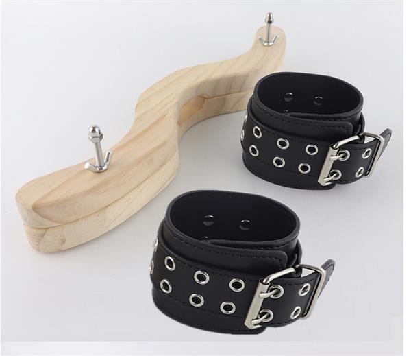 Grote foto cbt humbler hout en pu leer. erotiek sm toys