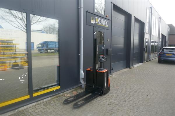 Grote foto vs 21098 elektrische stapelaar bt sw080l 1580mm inititle lift doe het zelf en verbouw hefwerktuigen