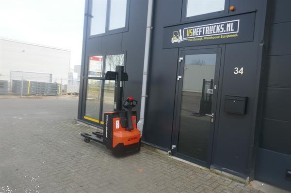 Grote foto vs 21098 elektrische stapelaar bt sw080l 1580mm inititle lift doe het zelf en verbouw hefwerktuigen