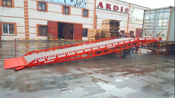 Grote foto mobiel laadbrug ausbau van de fabrikant agrarisch heftrucks