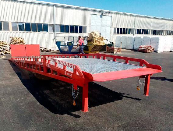 Grote foto mobiel laadbrug ausbau van de fabrikant agrarisch heftrucks