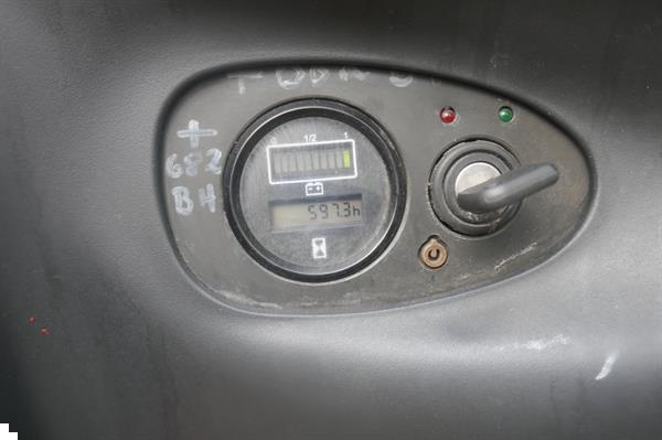Grote foto vs 21110 elektrische stapelaar linde l12 3.824mm doe het zelf en verbouw hefwerktuigen