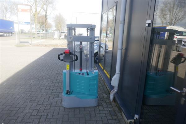 Grote foto vs 21116 elektrische stapelaar jungheinrich 2500mm 136uur zgan doe het zelf en verbouw hefwerktuigen