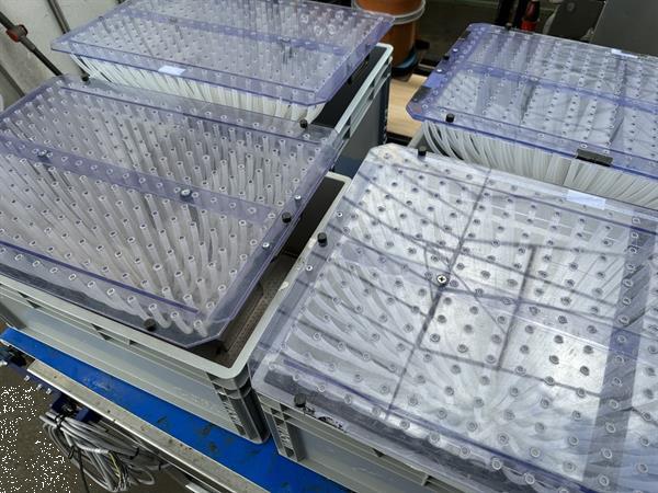 Grote foto lehners handzaaimachine voor trays met 285 cellen agrarisch tuinbouw
