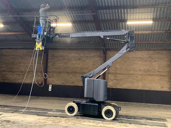 Grote foto grondwerk en verwijderen groen. diensten en vakmensen tuinmannen en stratenmakers