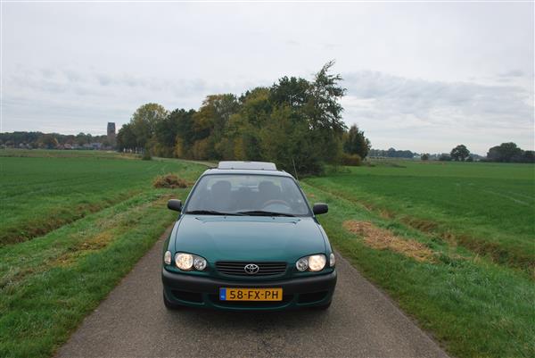 Grote foto toyota corolla 1.4 vvt i linea terra 71kw 2000 auto toyota