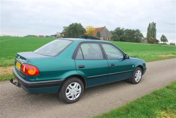 Grote foto toyota corolla 1.4 vvt i linea terra 71kw 2000 auto toyota