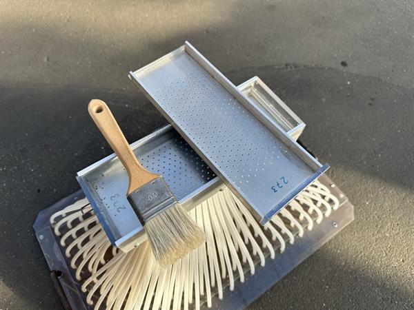 Grote foto lehners handzaaimachine voor trays met 273 cellen agrarisch tuinbouw