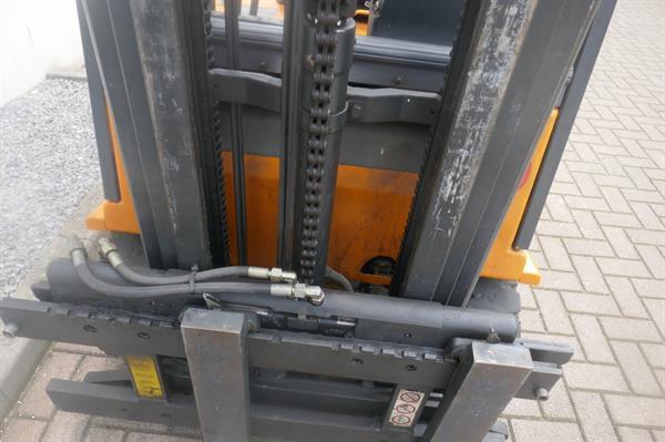 Grote foto vs 21131 elektrische triplex heftruck still r50 12 sideshift agrarisch heftrucks