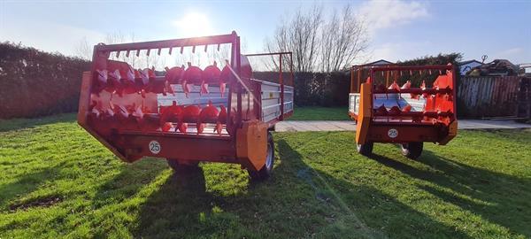 Grote foto mestwagens 2 5 en 4 5 ton agrarisch strooiers