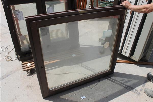 Grote foto hardhouten draai kiepraam met dubbelglas 126x117 doe het zelf en verbouw kozijnen en schuifpuien