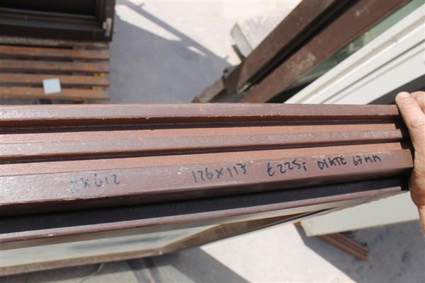 Grote foto hardhouten draai kiepraam met dubbelglas 126x117 doe het zelf en verbouw kozijnen en schuifpuien