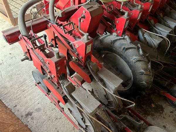 Grote foto agricola pneumatische zaaimachine met 21 rijen agrarisch zaaimachines