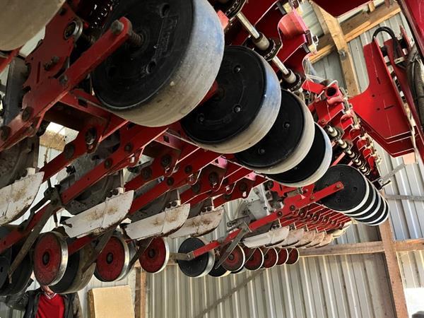 Grote foto agricola pneumatische zaaimachine met 21 rijen agrarisch zaaimachines