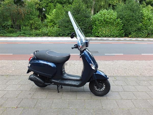 Grote foto btc riva 2015 25km 950 fietsen en brommers scooters