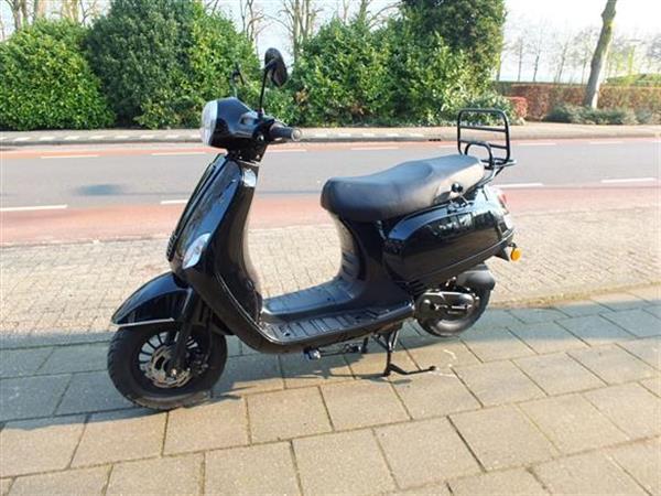 Grote foto turbho rl 50 nieuw 25 en 45 km fietsen en brommers scooters