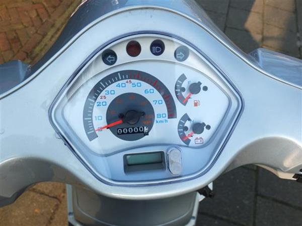 Grote foto turbho rl 50 nieuw 25 en 45 km fietsen en brommers scooters