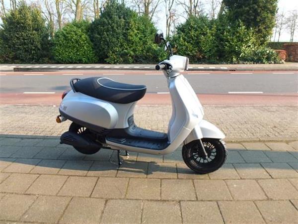 Grote foto turbho rl 50s nieuw 25 en 45 km fietsen en brommers scooters