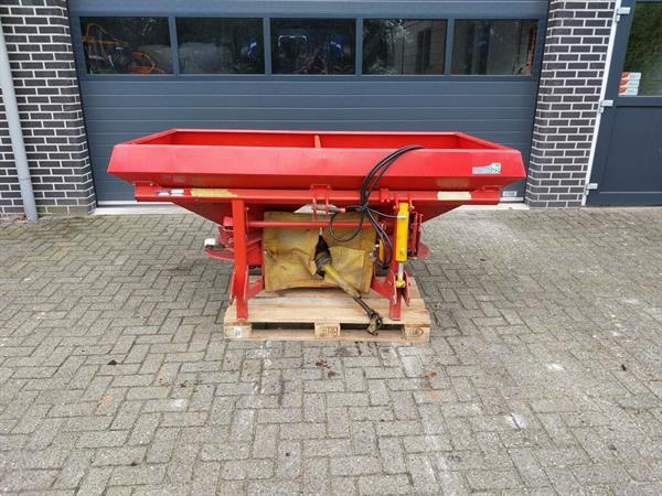 Grote foto lely centerliner kunstmeststrooier agrarisch kunstmestrooiers