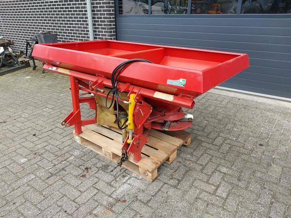 Grote foto lely centerliner kunstmeststrooier agrarisch kunstmestrooiers
