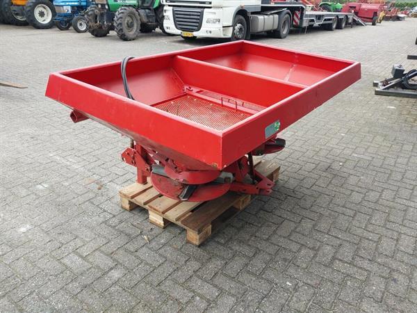 Grote foto lely centerliner kunstmeststrooier agrarisch kunstmestrooiers